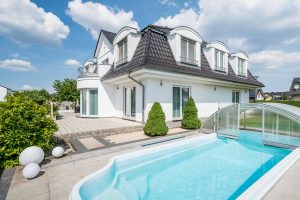 Weiße Villa - Beispiel ffpeters.de Immobiliefotografie